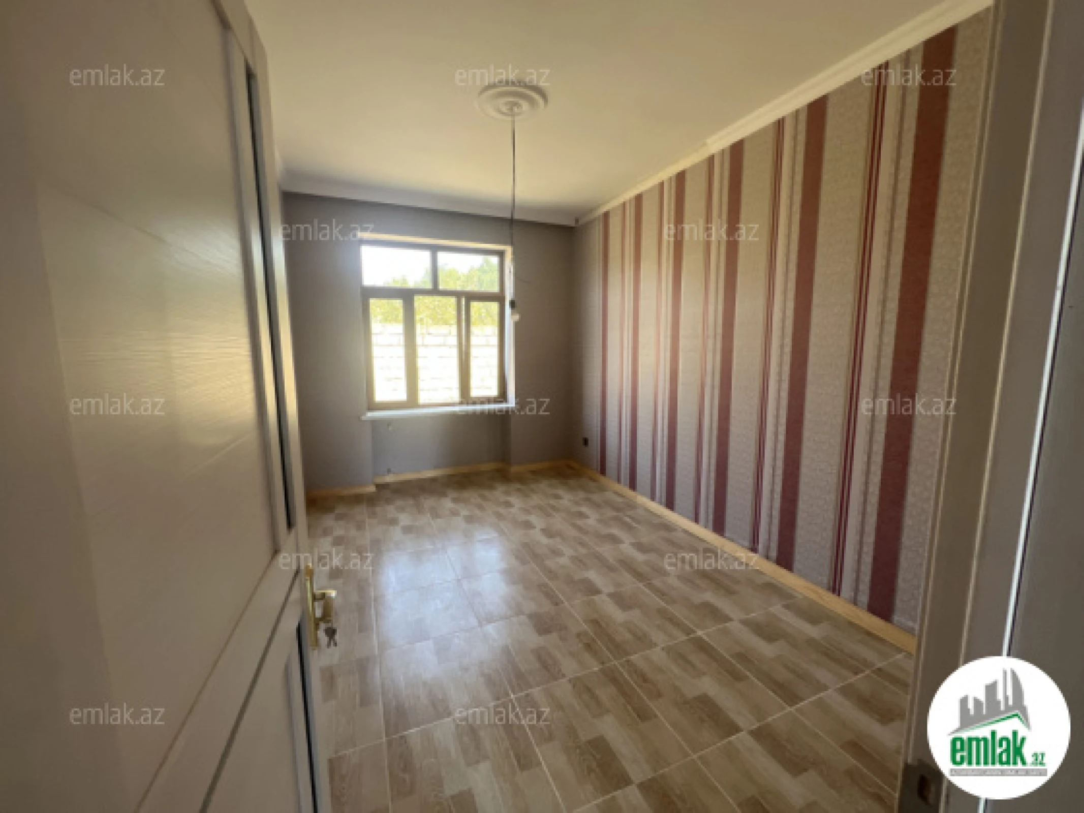 Satılır 5 otaqlı mənzil 100 m²