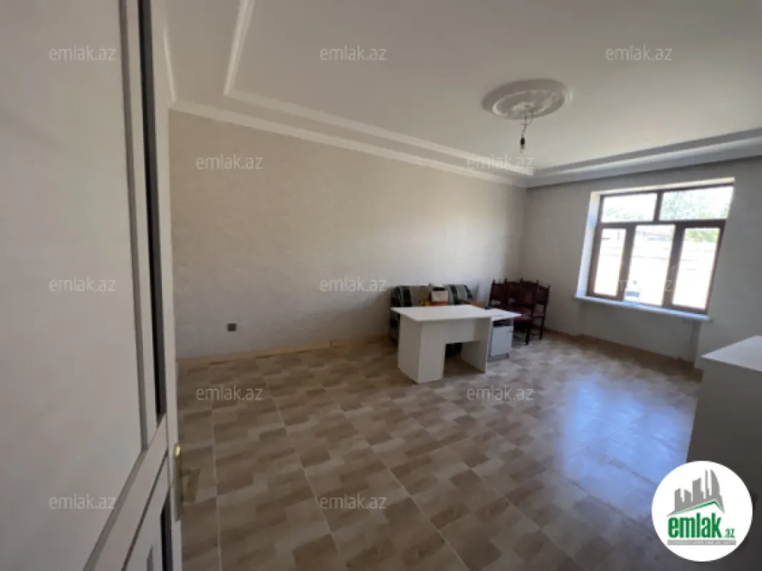 Satılır 5 otaqlı mənzil 100 m²