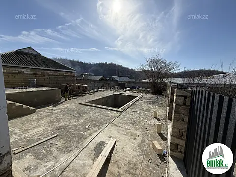 Satılır 5 otaqlı mənzil 100 m²