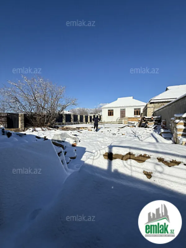 Satılır 5 otaqlı mənzil 100 m²