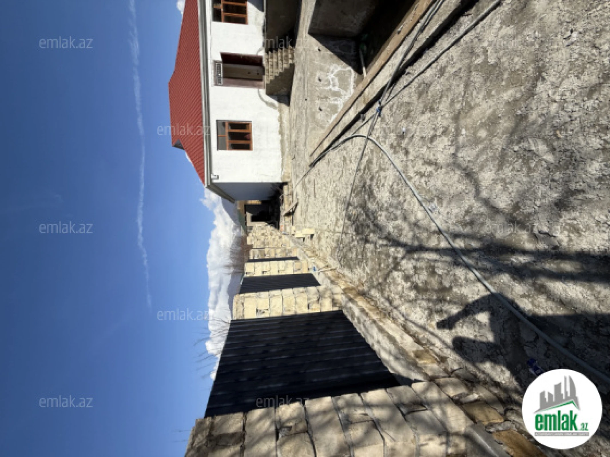 Satılır 5 otaqlı mənzil 100 m²