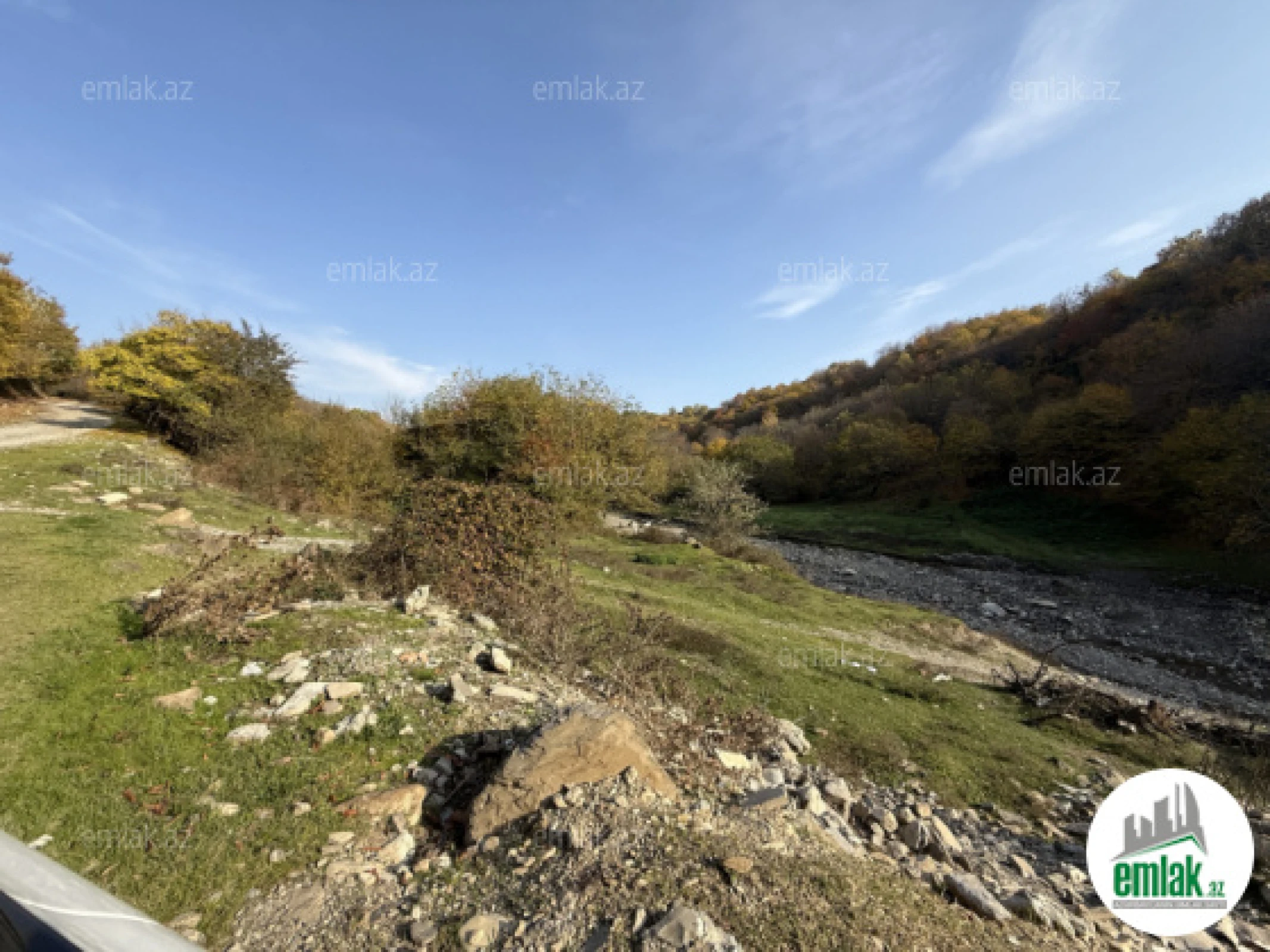 Satılır 5 otaqlı mənzil 100 m²