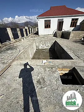 Satılır 5 otaqlı mənzil 100 m²