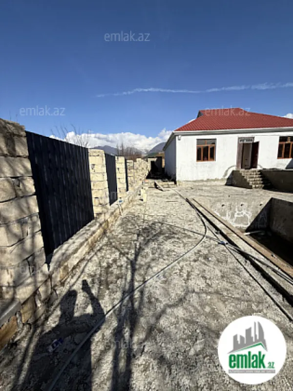 Satılır 5 otaqlı mənzil 100 m²