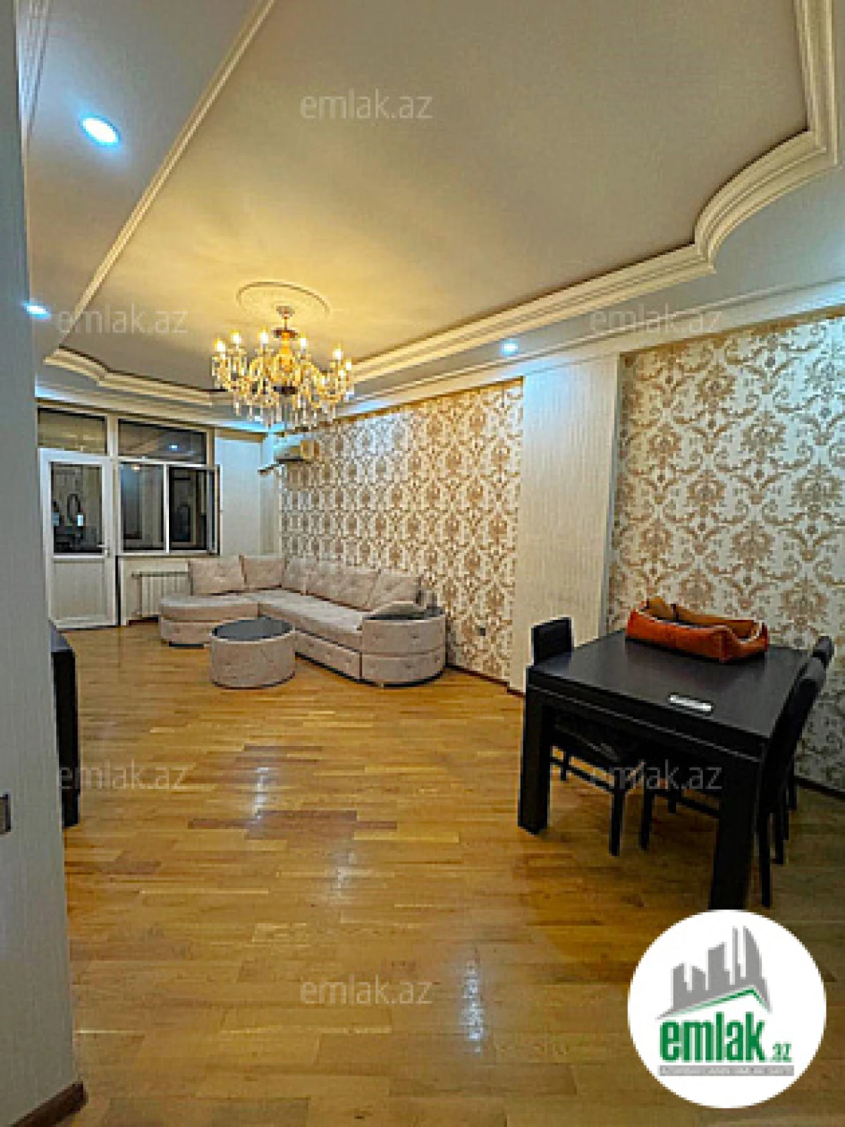 Satılır 3 otaqlı yeni tikili 130 m²