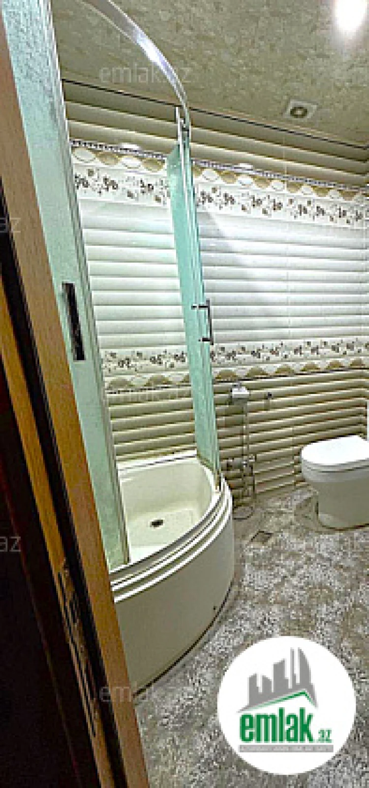 Satılır 3 otaqlı yeni tikili 130 m²