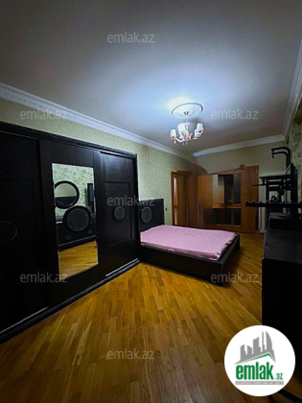 Satılır 3 otaqlı yeni tikili 130 m²