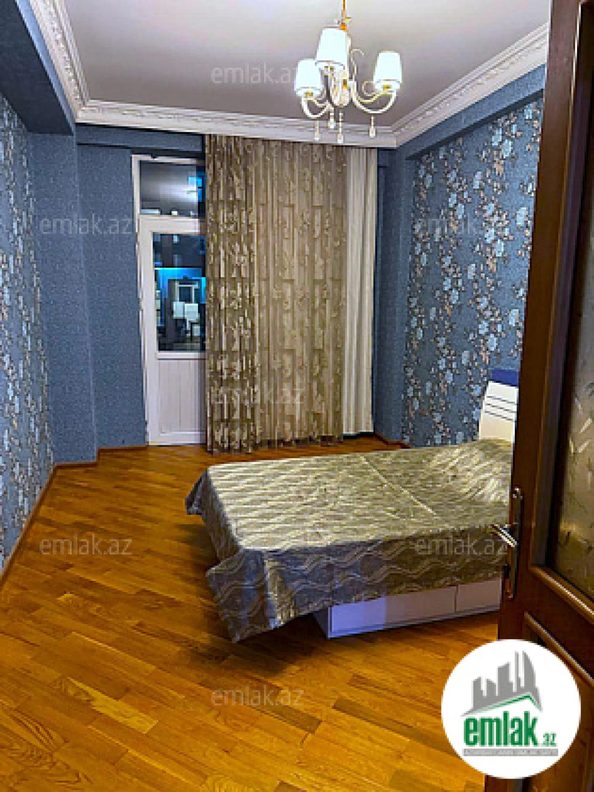 Satılır 3 otaqlı yeni tikili 130 m²