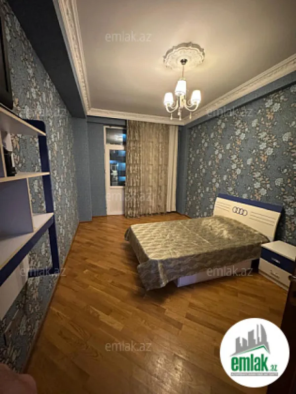 Satılır 3 otaqlı yeni tikili 130 m²