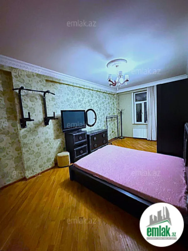 Satılır 3 otaqlı yeni tikili 130 m²