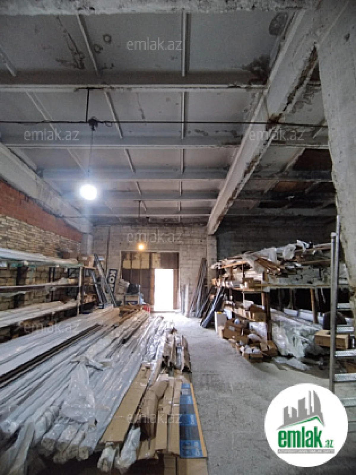 Satılır 5 otaqlı obyekt 3300 m²
