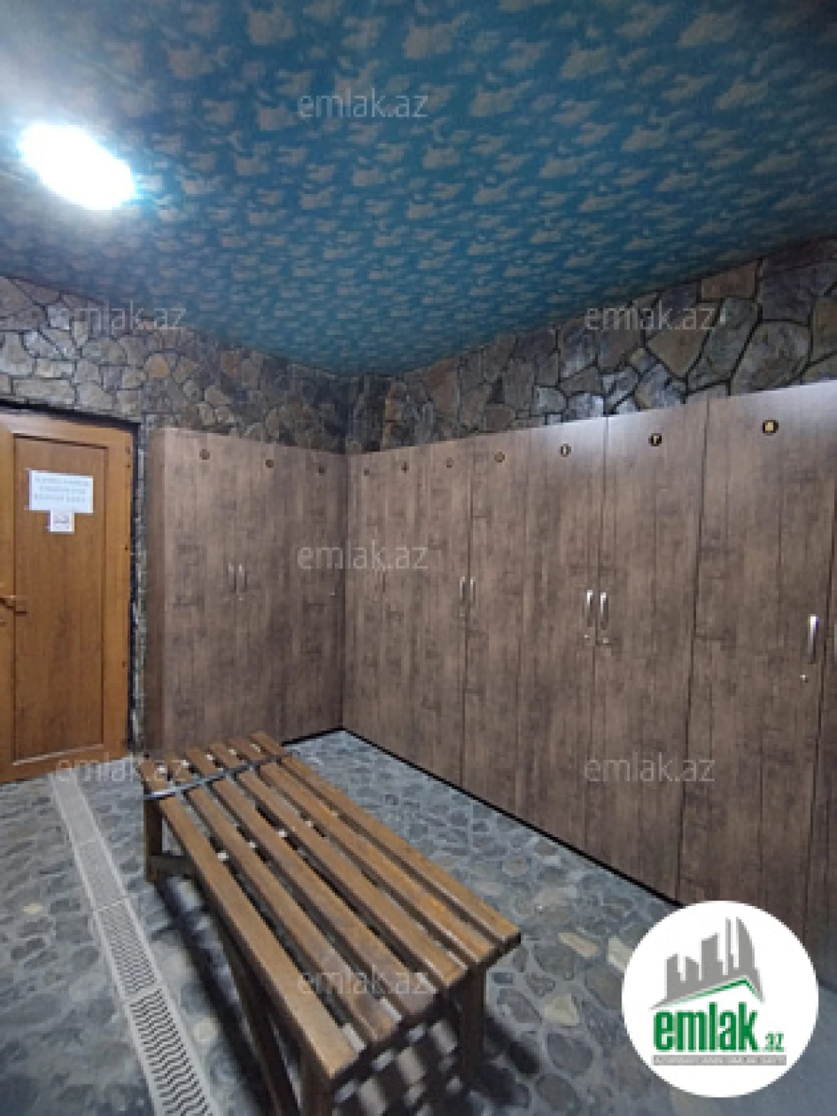 Satılır 5 otaqlı obyekt 3300 m²