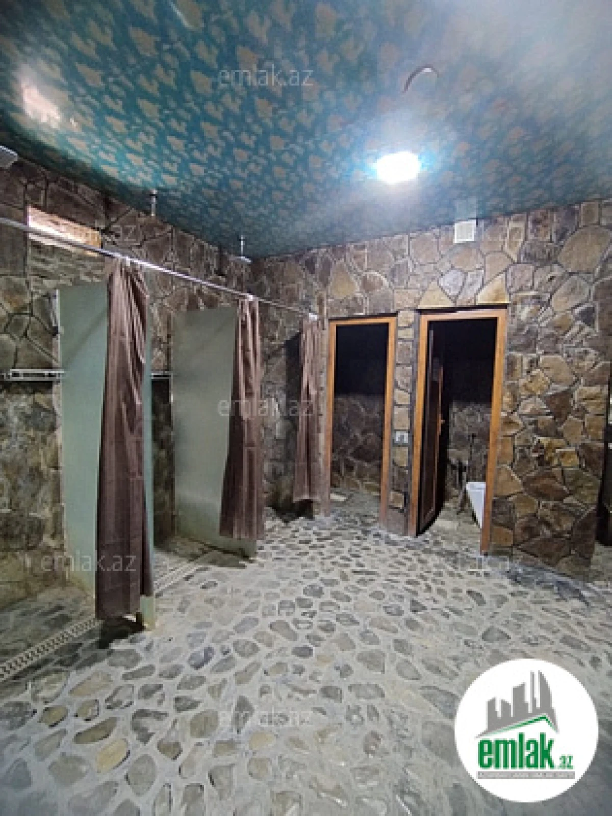 Satılır 5 otaqlı obyekt 3300 m²