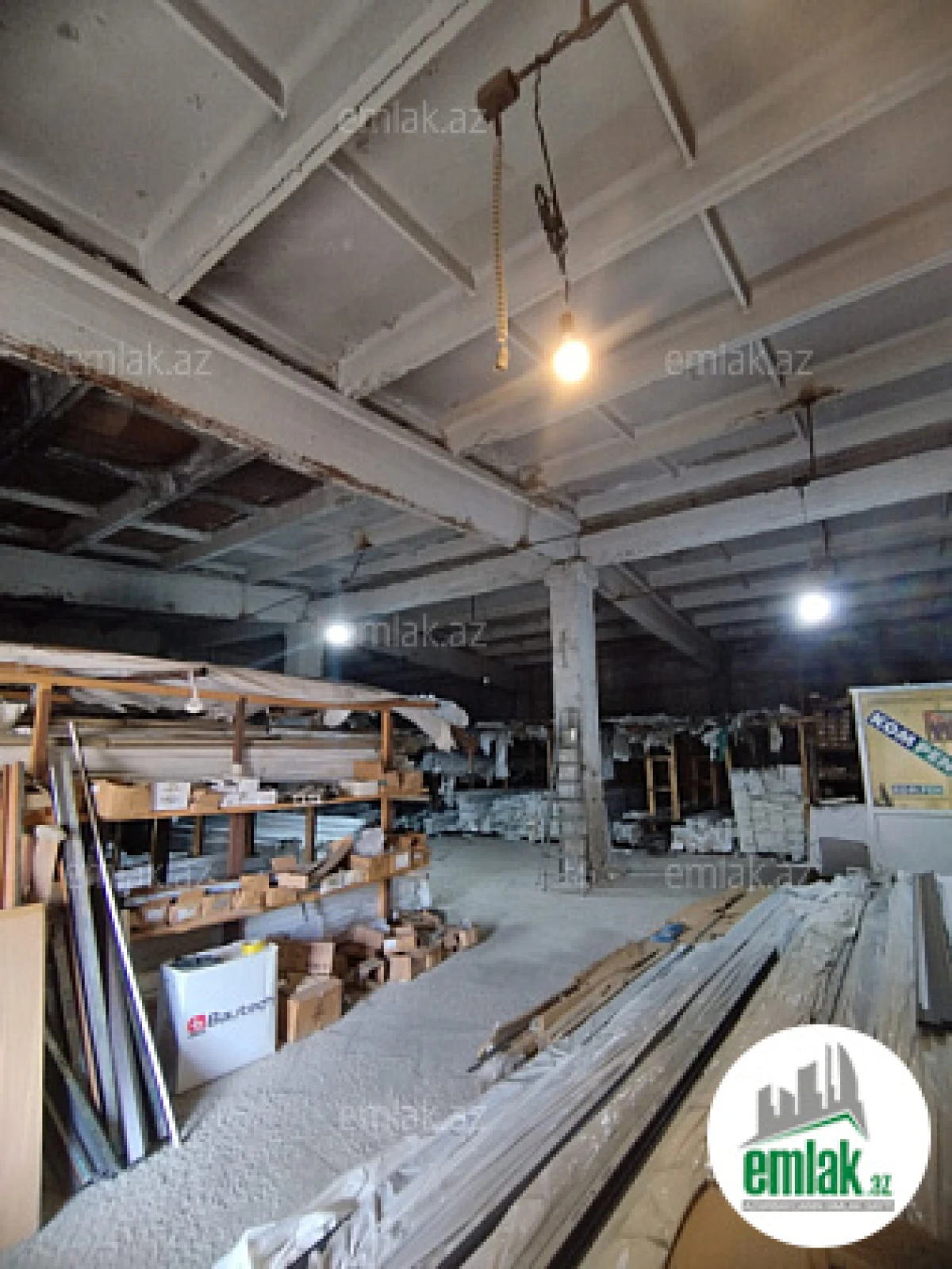 Satılır 5 otaqlı obyekt 3300 m²