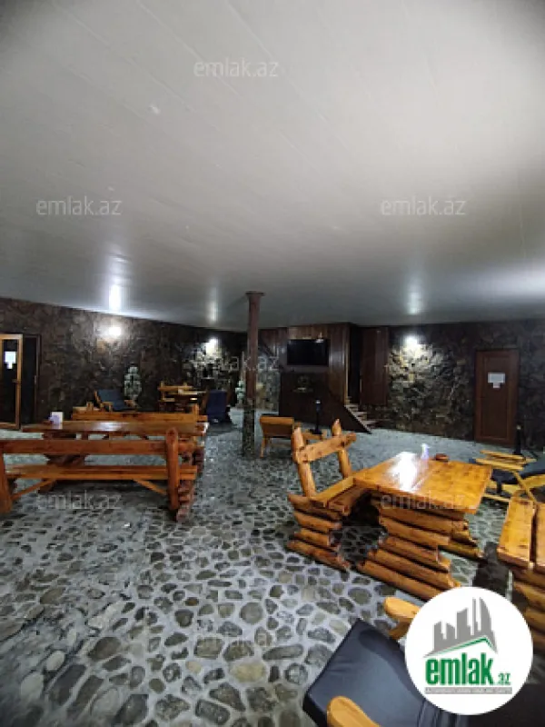 Satılır 5 otaqlı obyekt 3300 m²