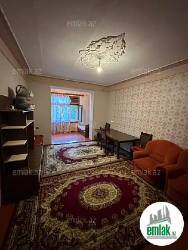 Satılır 3 otaqlı köhnə tikili 100 m²