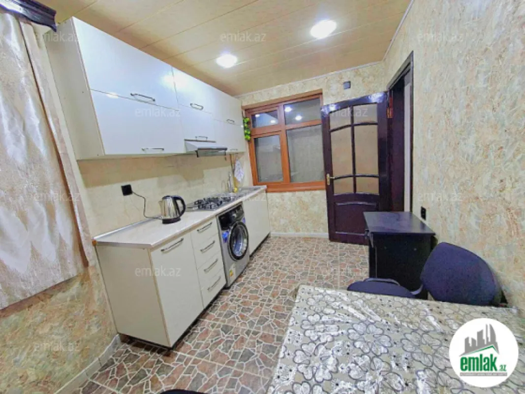 Satılır 4 otaqlı köhnə tikili 80 m²