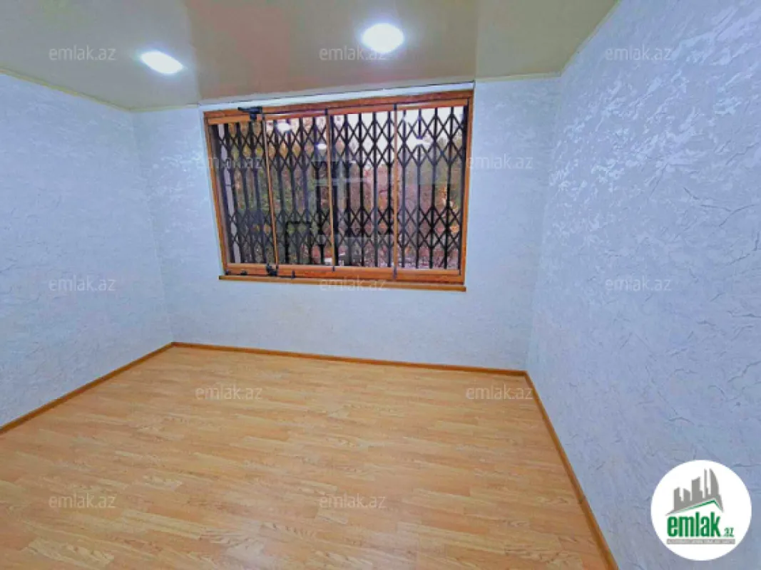 Satılır 4 otaqlı köhnə tikili 80 m²