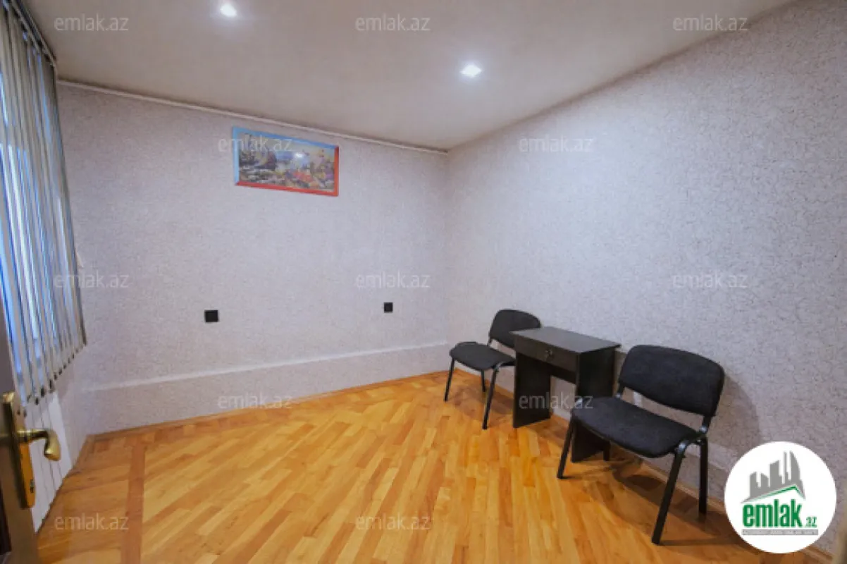 Satılır 4 otaqlı köhnə tikili 80 m²
