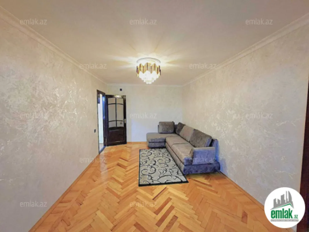 Satılır 4 otaqlı köhnə tikili 80 m²
