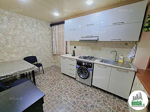 Satılır 4 otaqlı köhnə tikili 80 m²
