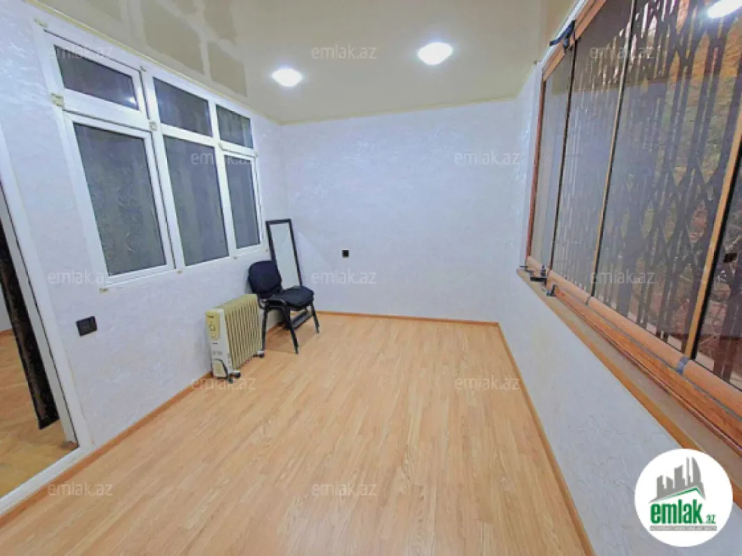 Satılır 4 otaqlı köhnə tikili 80 m²