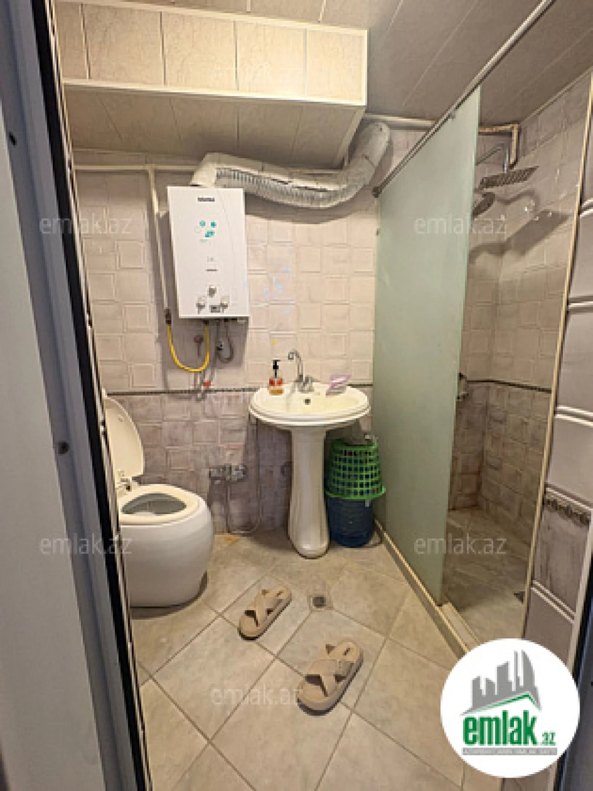 Satılır 3 otaqlı köhnə tikili 75 m²