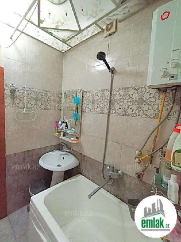 Satılır 3 otaqlı köhnə tikili 75 m²
