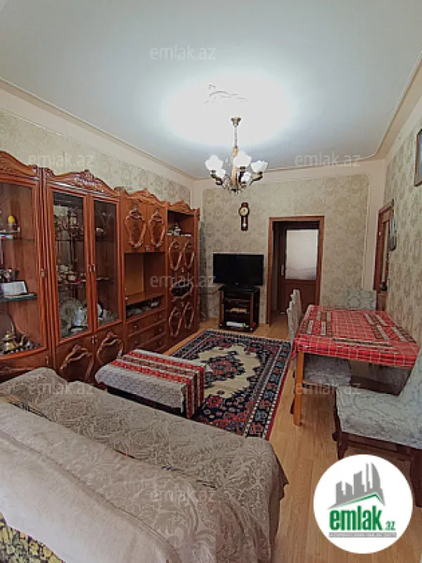 Satılır 3 otaqlı köhnə tikili 75 m²