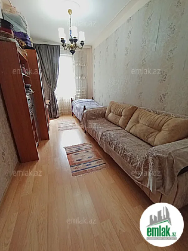 Satılır 3 otaqlı köhnə tikili 75 m²