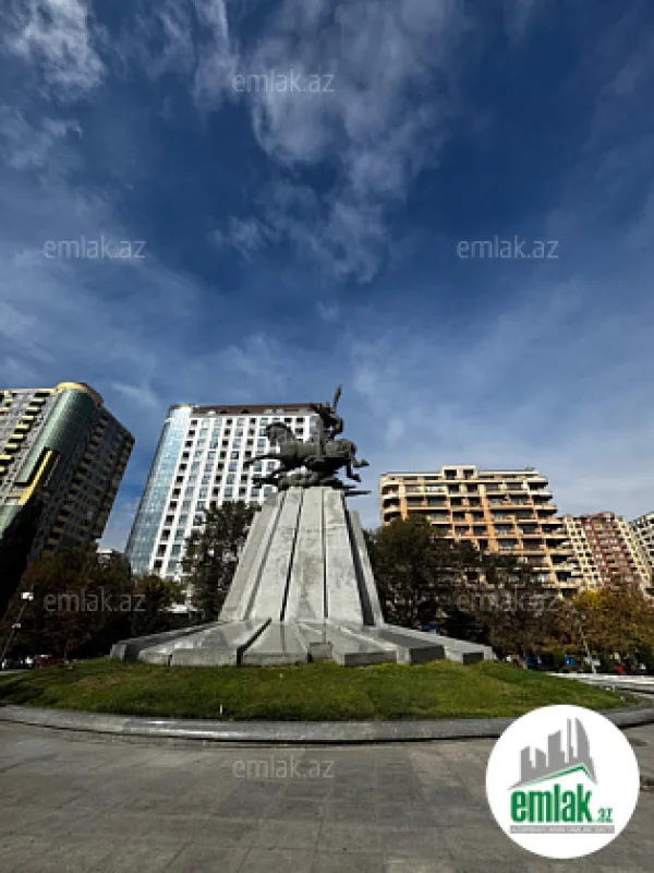 Satılır 3 otaqlı köhnə tikili 80 m²