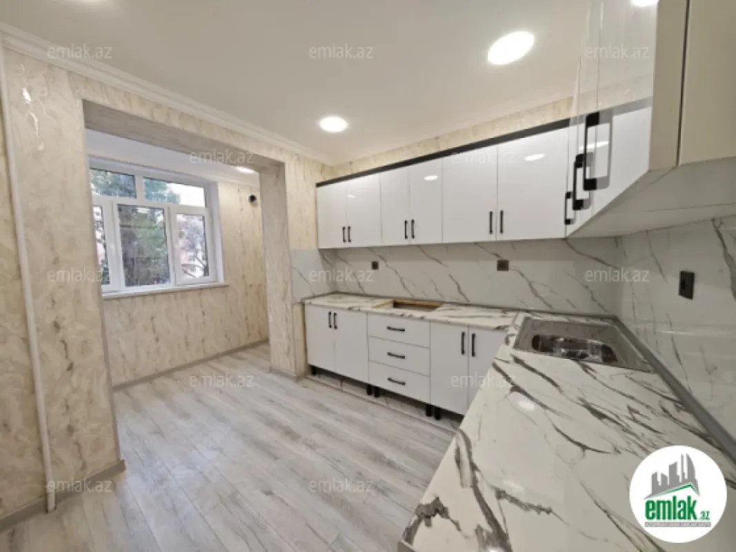 Satılır 3 otaqlı köhnə tikili 80 m²