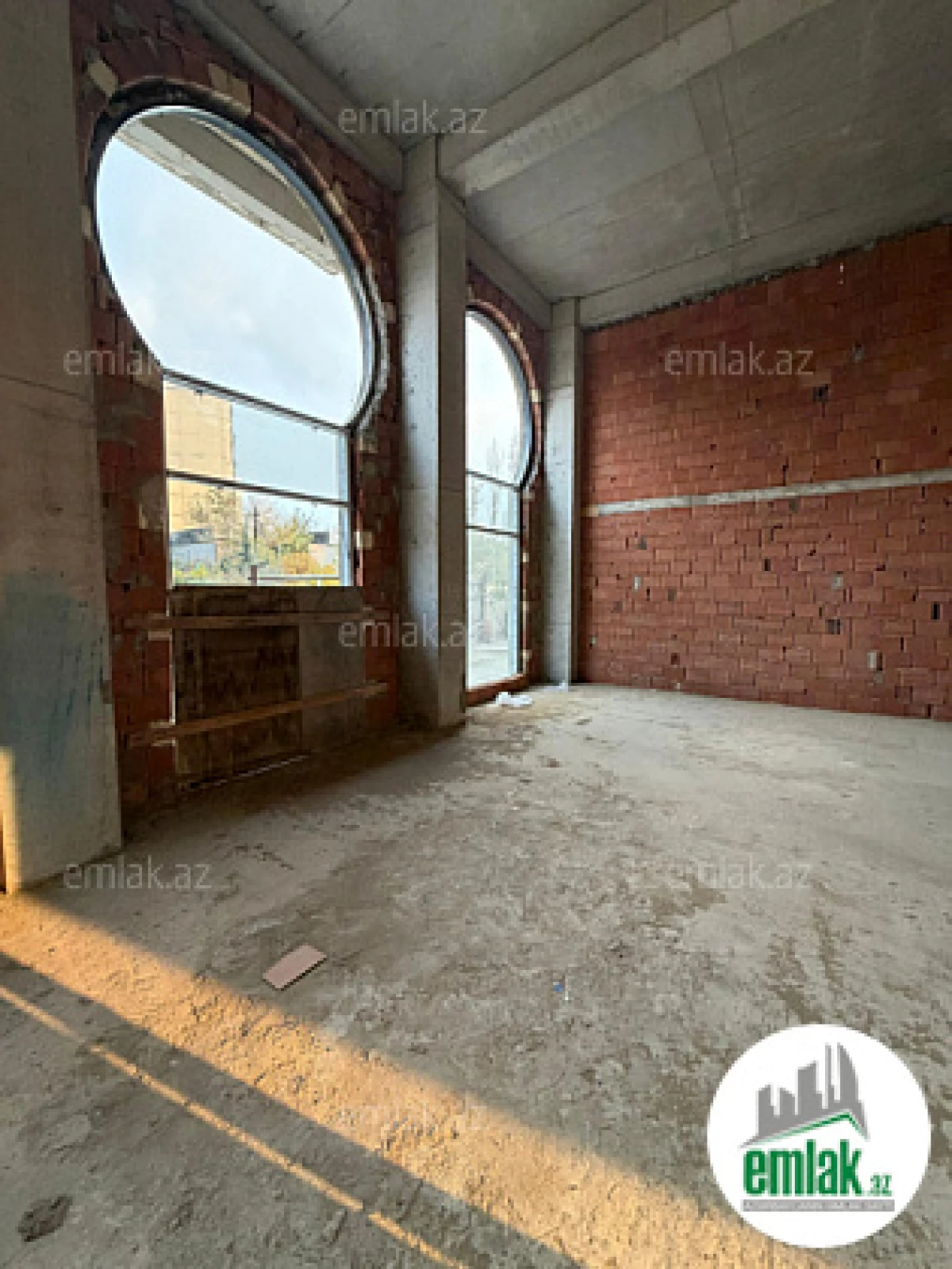 Satılır 2 otaqlı obyekt 103.5 m²