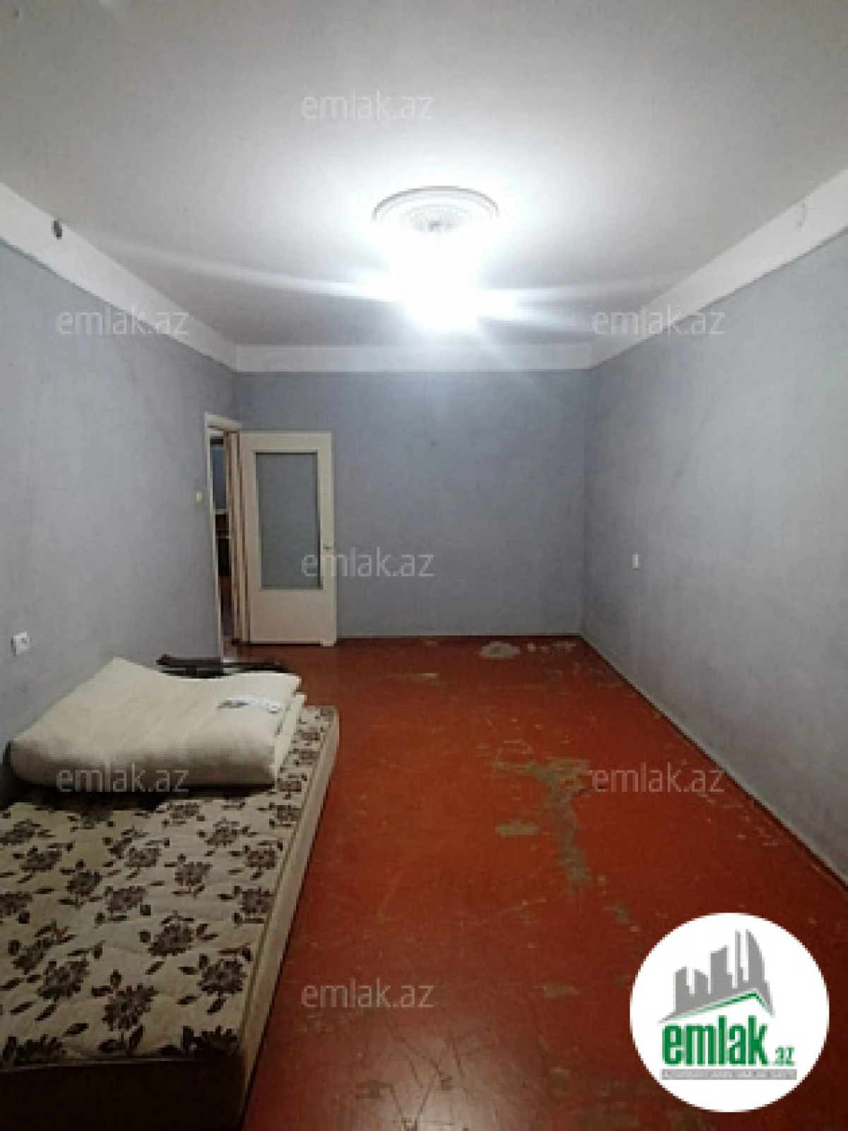 Satılır 2 otaqlı köhnə tikili 70 m²