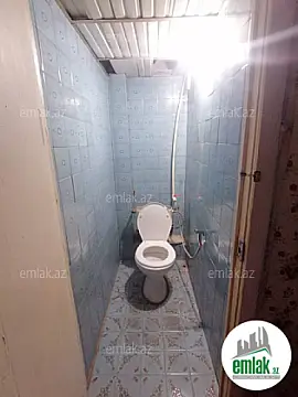 Satılır 2 otaqlı köhnə tikili 70 m²