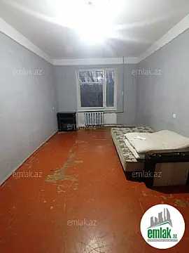 Satılır 2 otaqlı köhnə tikili 70 m²