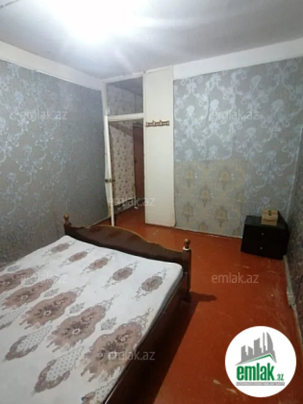 Satılır 2 otaqlı köhnə tikili 70 m²