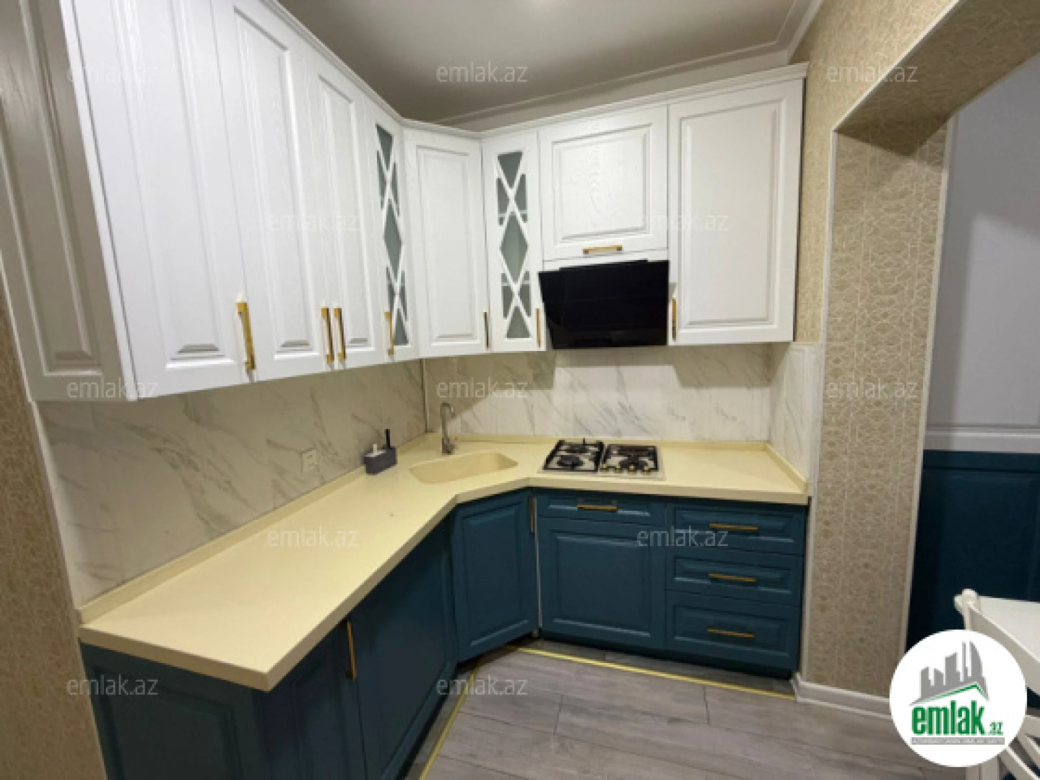 Satılır 2 otaqlı köhnə tikili 64 m²