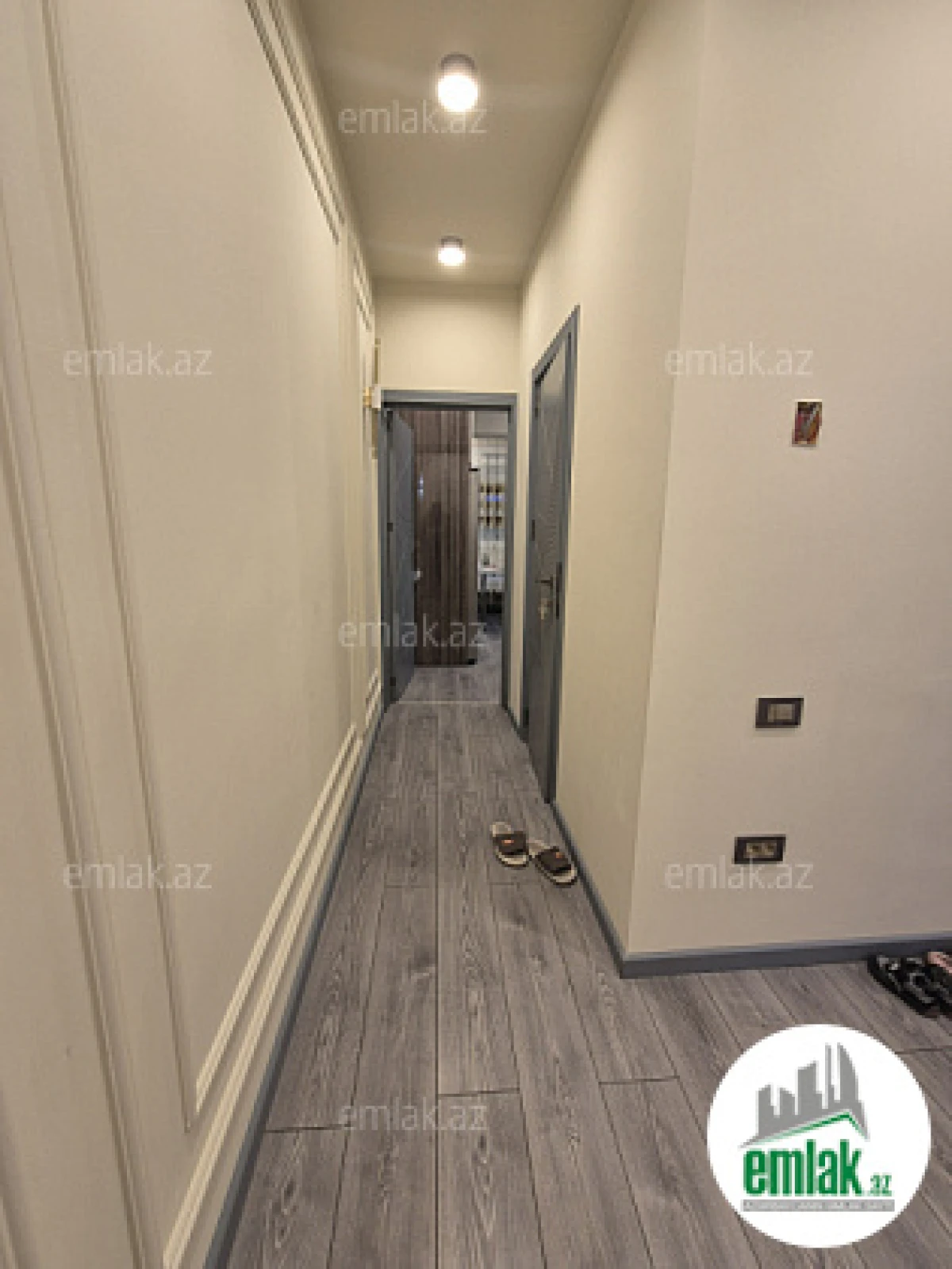 Satılır 2 otaqlı köhnə tikili 76 m²