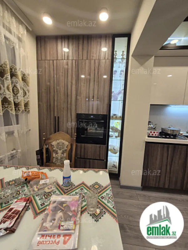 Satılır 2 otaqlı köhnə tikili 76 m²