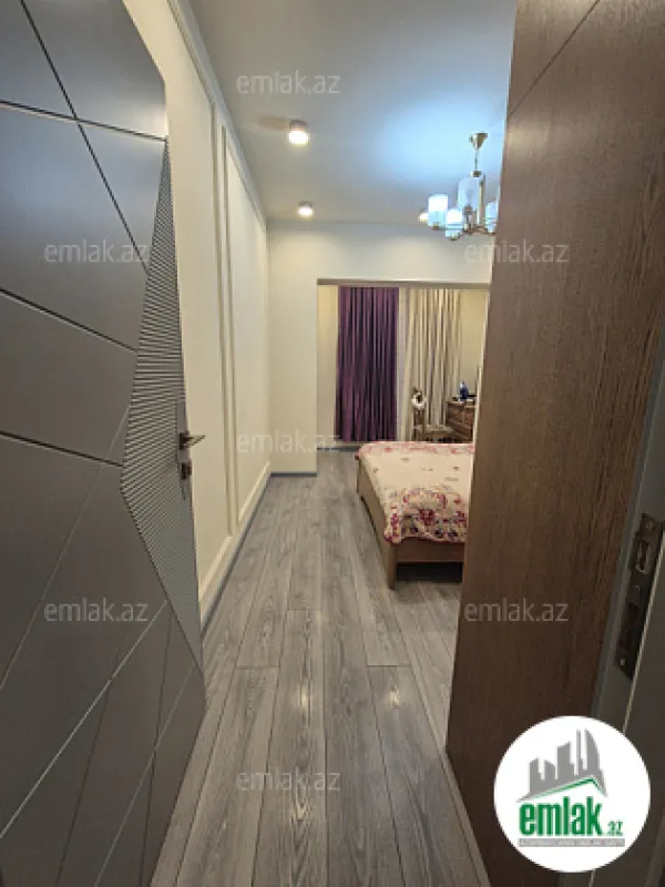 Satılır 2 otaqlı köhnə tikili 76 m²