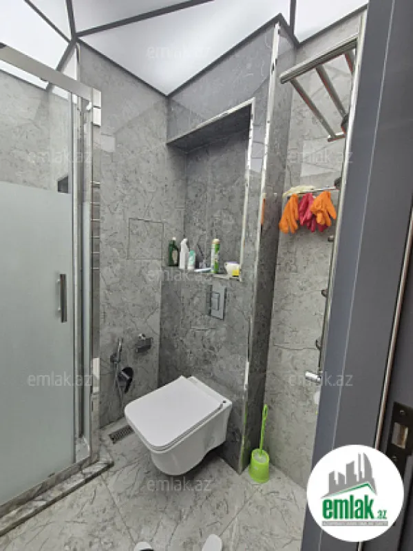 Satılır 2 otaqlı köhnə tikili 76 m²