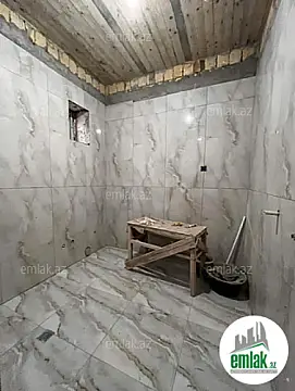 Satılır 4 otaqlı mənzil 250 m²