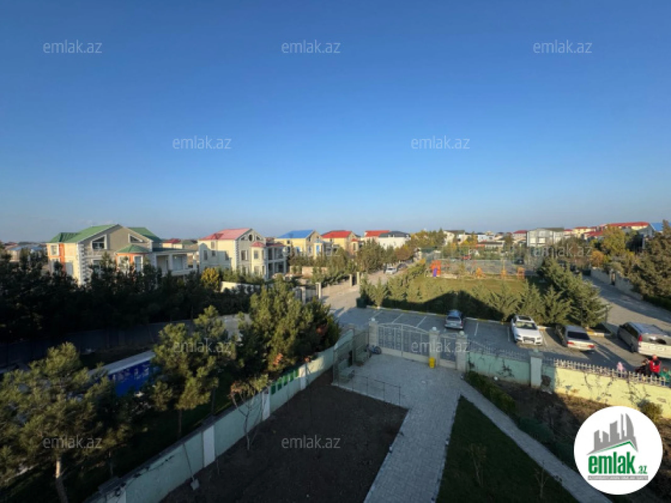 Satılır 4 otaqlı həyət evi 200 m²
