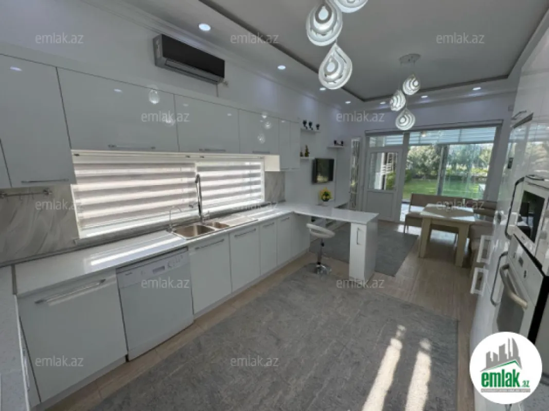 Satılır 4 otaqlı həyət evi 200 m²