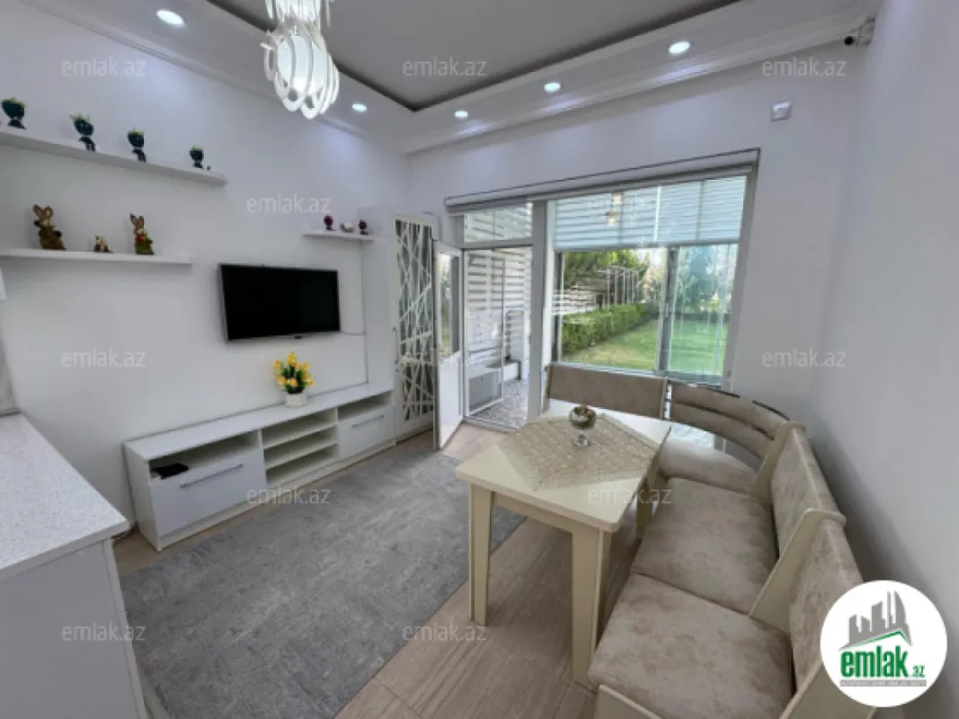 Satılır 4 otaqlı həyət evi 200 m²