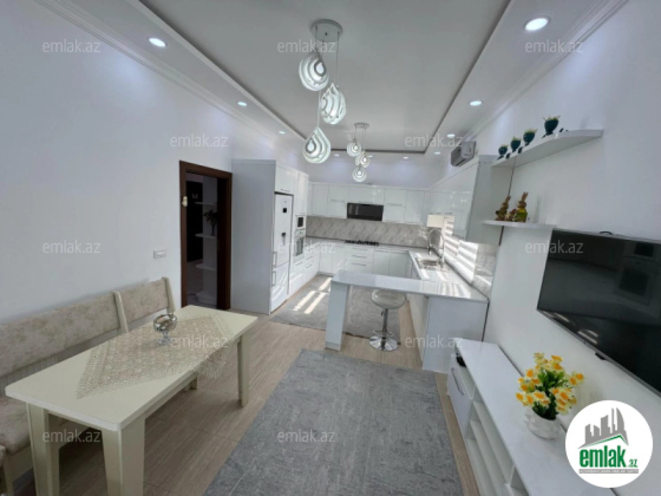 Satılır 4 otaqlı həyət evi 200 m²