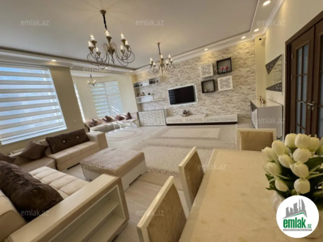 Satılır 4 otaqlı həyət evi 200 m²