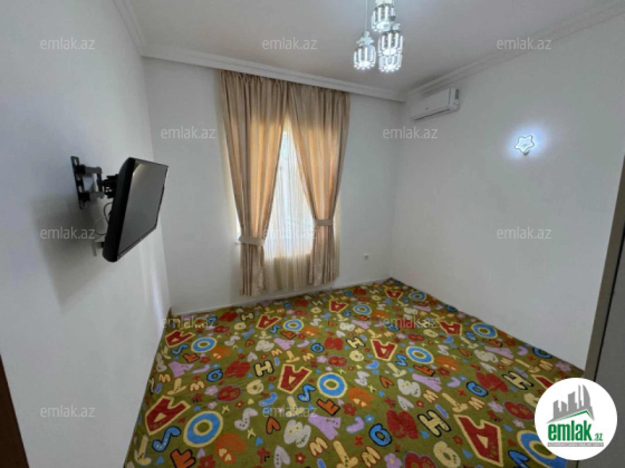 Satılır 4 otaqlı həyət evi 200 m²