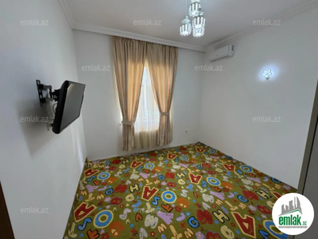 Satılır 4 otaqlı həyət evi 200 m²